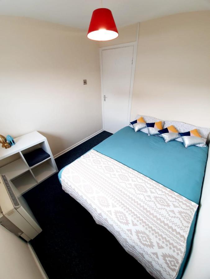 Rayleigh Town Centre 3 Bedroom Apartment المظهر الخارجي الصورة